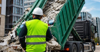 Вывоз строительного мусора в Орске: услуги лицензированной компании — ПроМусор